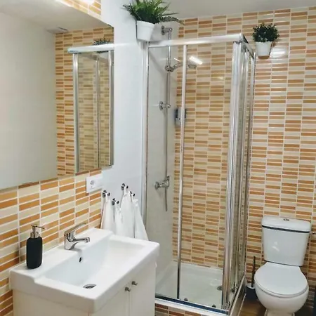 Patios De La Caleta * 加的斯